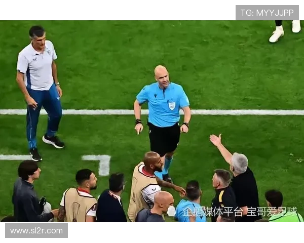 罗霍辱裁判遭禁赛 俱乐部或提前解约